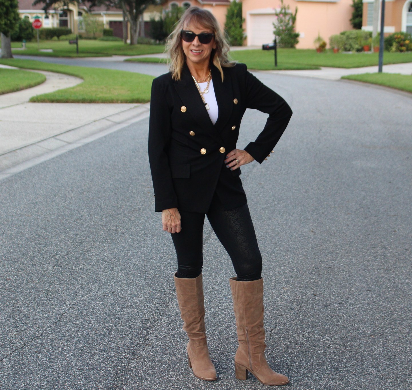 Blazer + Leggings + Slouchy Boots
#wardrobebasics