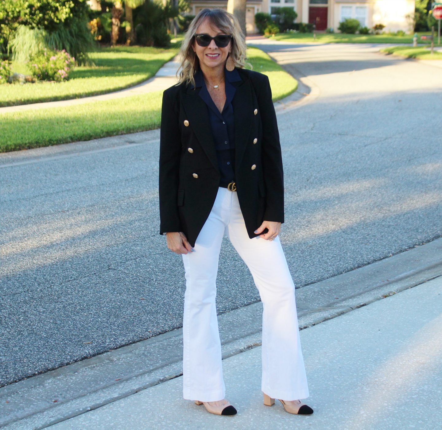 Black Blazer + White Trousers
#falloutfitideas #workwear