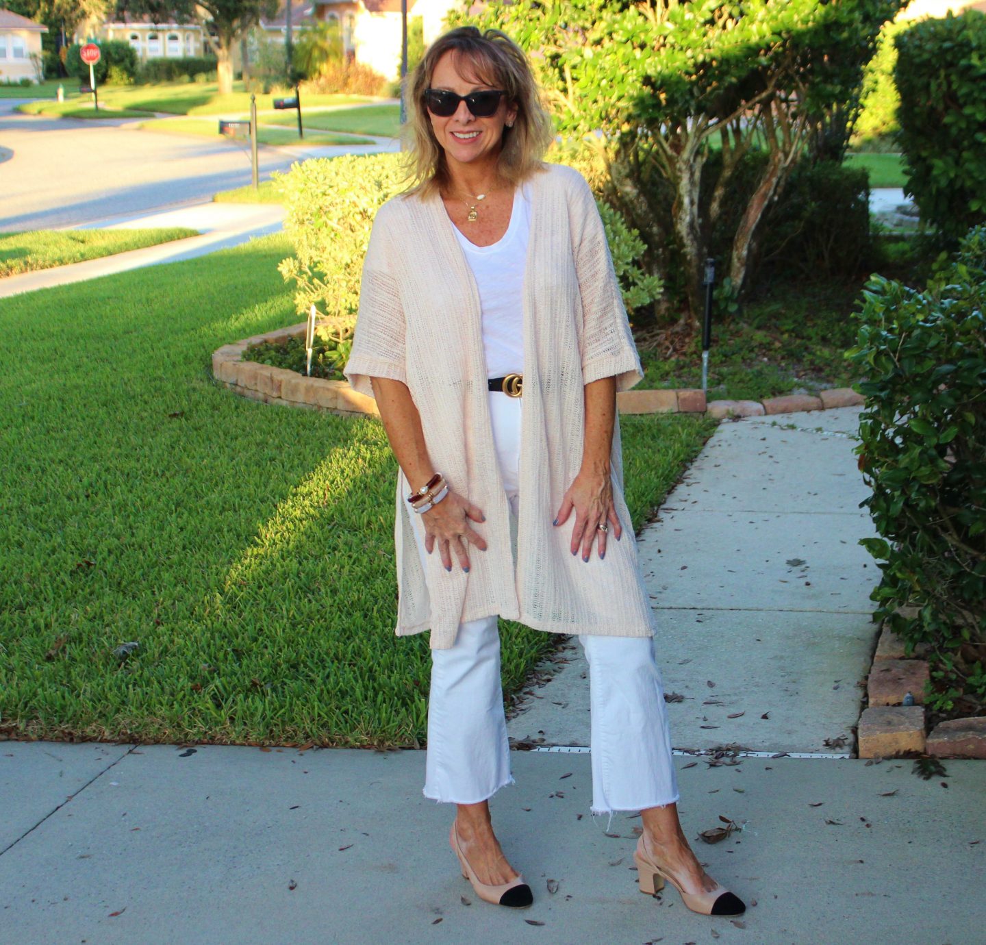 White Denim + Neutral Duster
#falloutfitideas #whitedenim