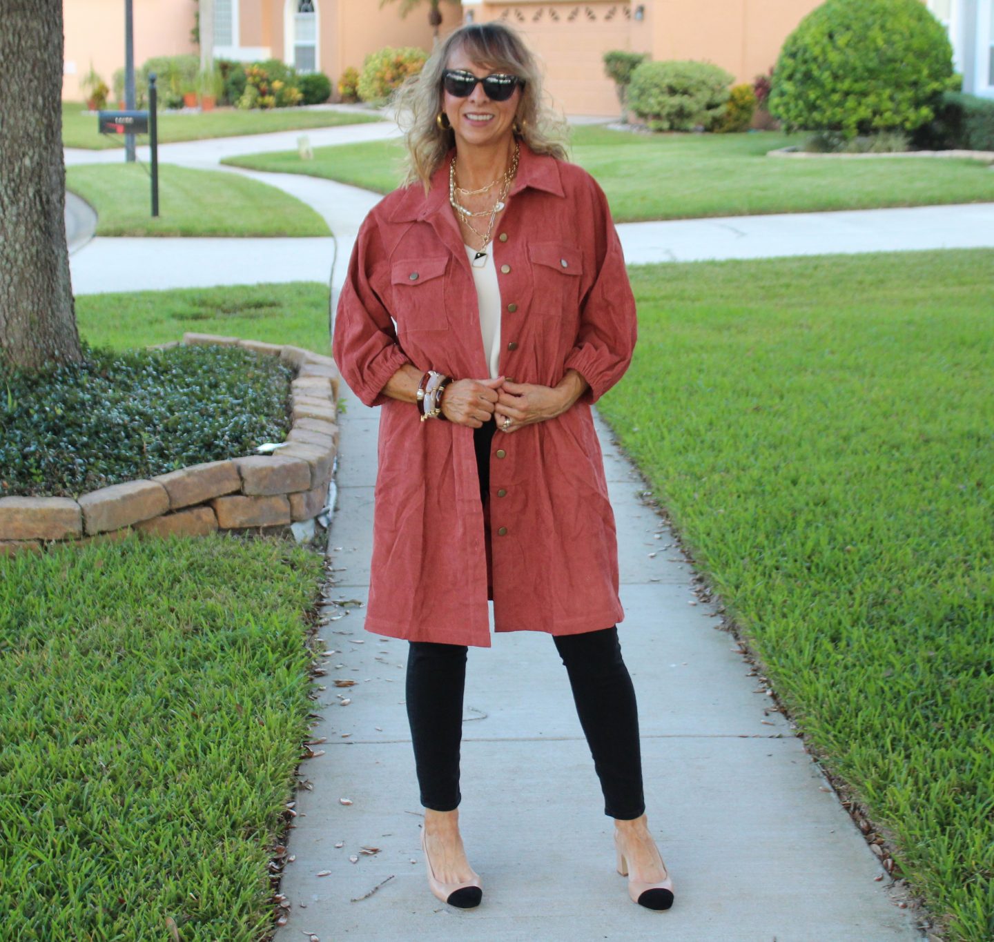 Shirt Dress + White Cami + Black Denim + Cap Toe Sling Backs + Gucci Belt
#wardrobebasics #falloutfits