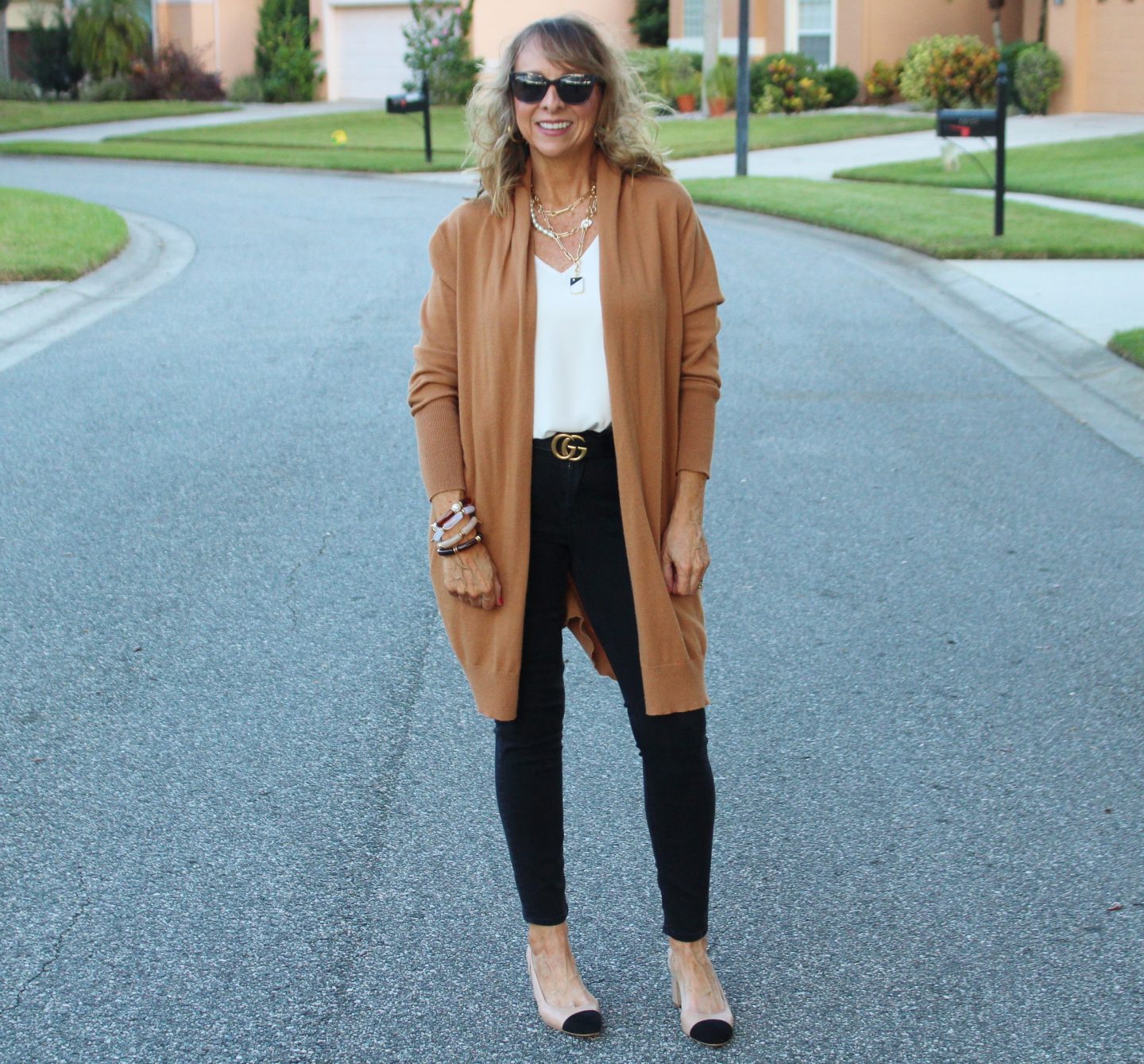 Long Cardigan + White Cami + Black Denim + Cap Toe Sling Backs + Gucci Belt
#wardrobebasics #falloutfits