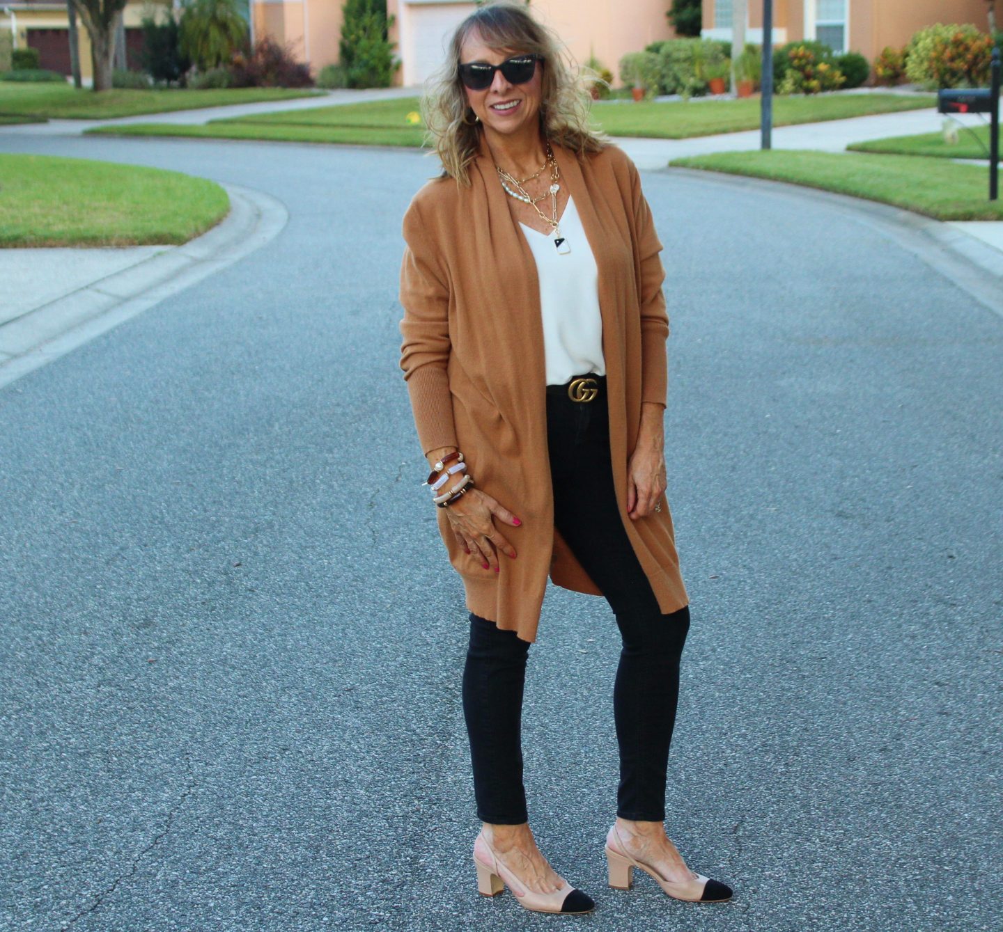 Long Cardigan + White Cami + Black Denim + Cap Toe Sling Backs + Gucci Belt
#wardrobebasics #falloutfits