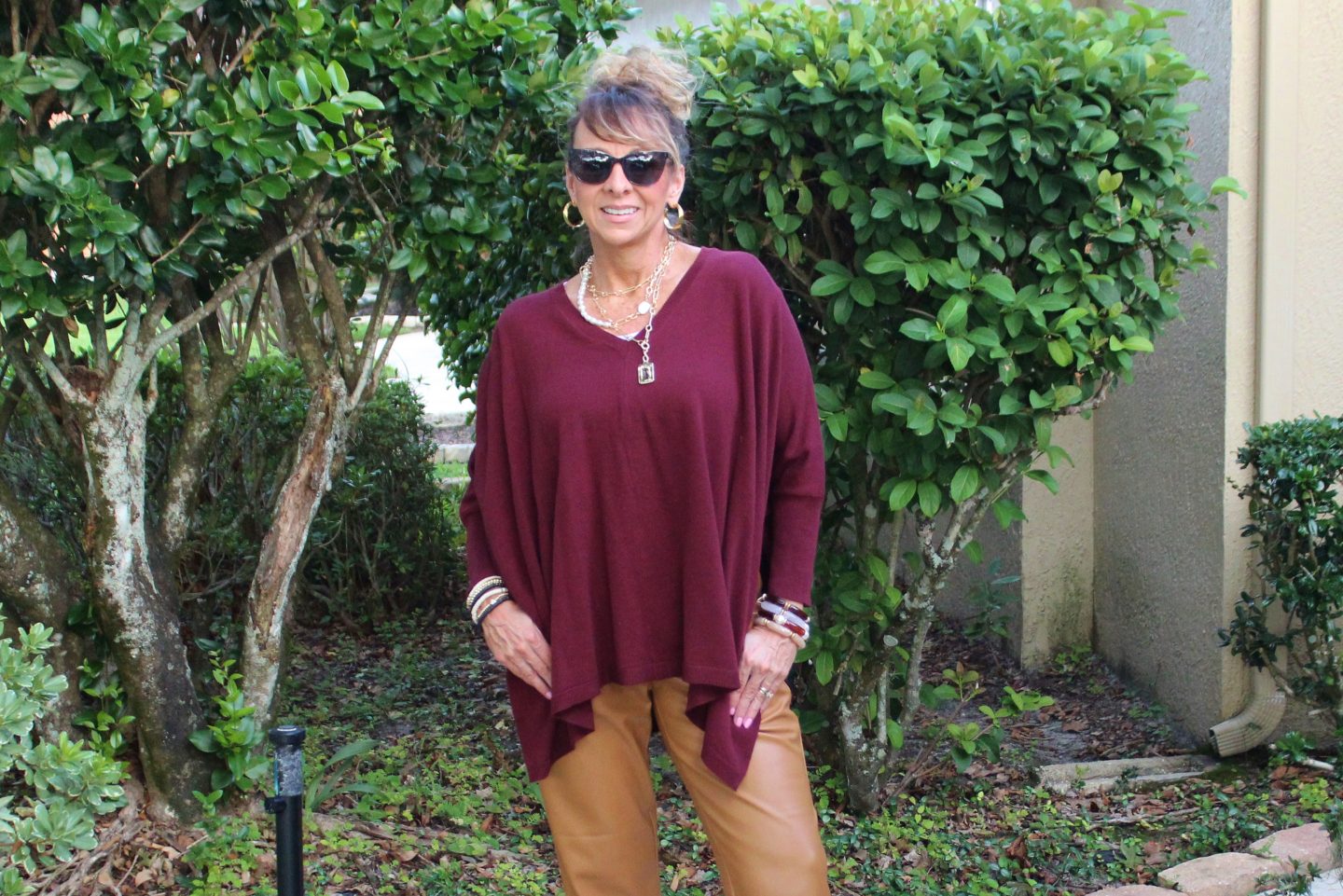 Poncho + Faux leather slim pants + lug sole boots
#poncho #fauxleather #fallfashion