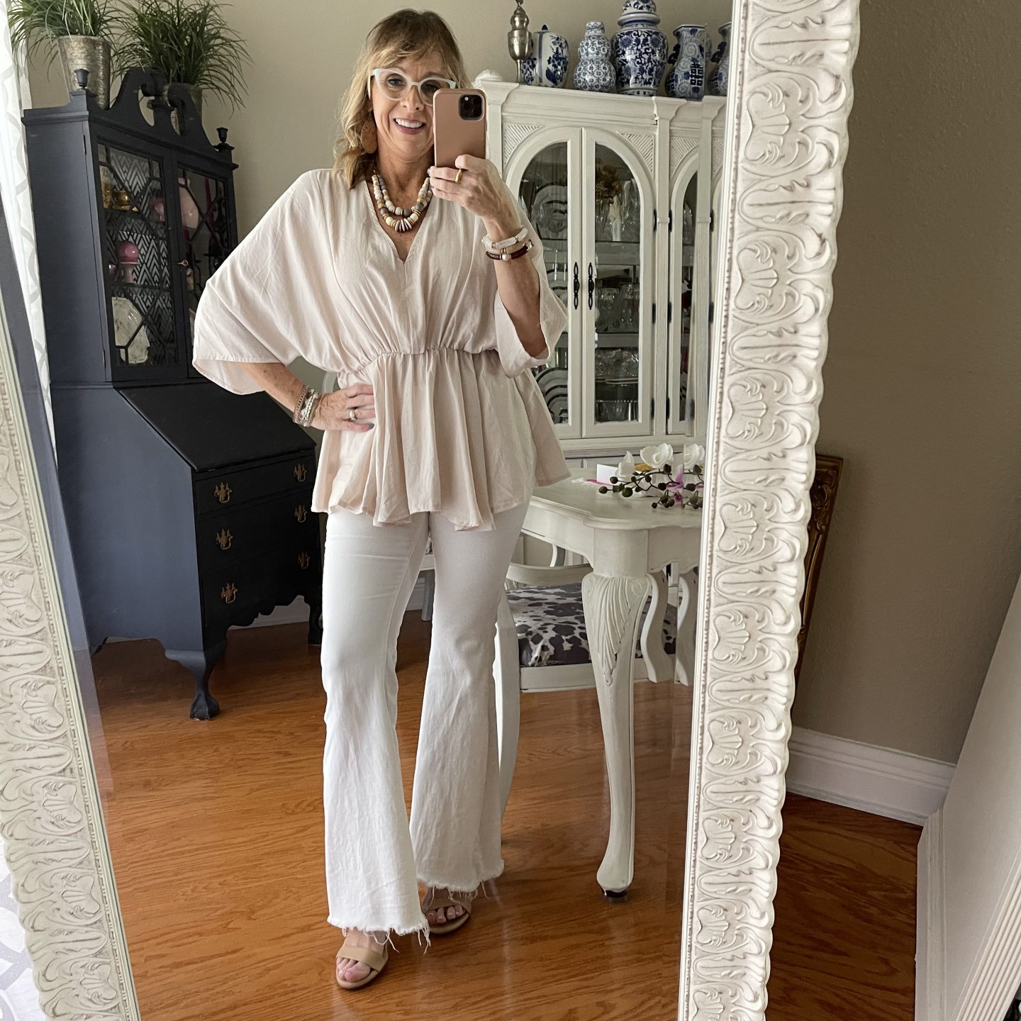 Off White Flare Leg Pants + Kimono Blouse
#falloutfitideas