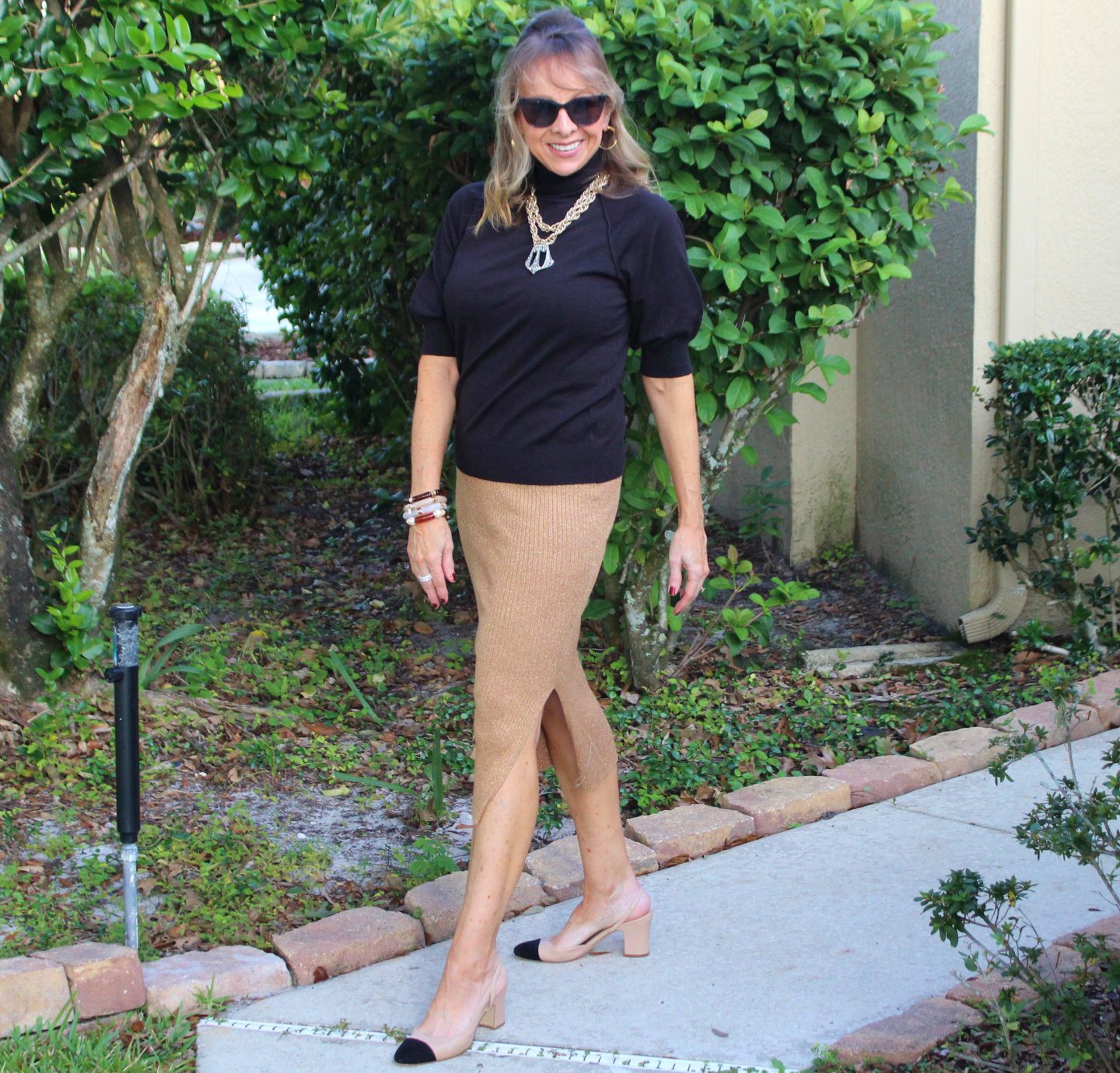 Black Short Sleeve Turtleneck + Knit Skirt + Cap Toe Sling Backs
#falloutfit #walmart