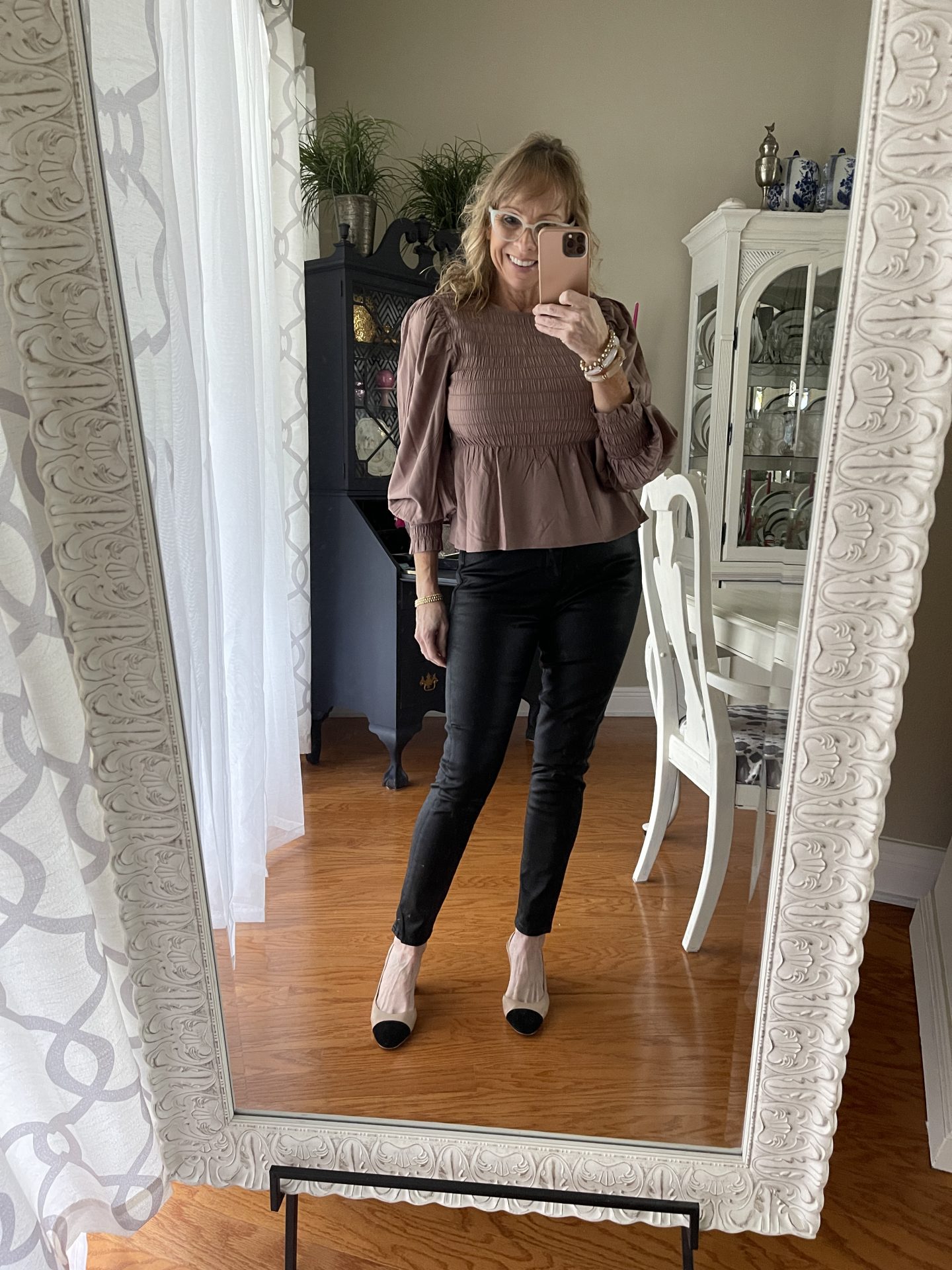 Smocked Brown Top + Coated Denim Pants + Cap Toe Pumps
#outfitideas