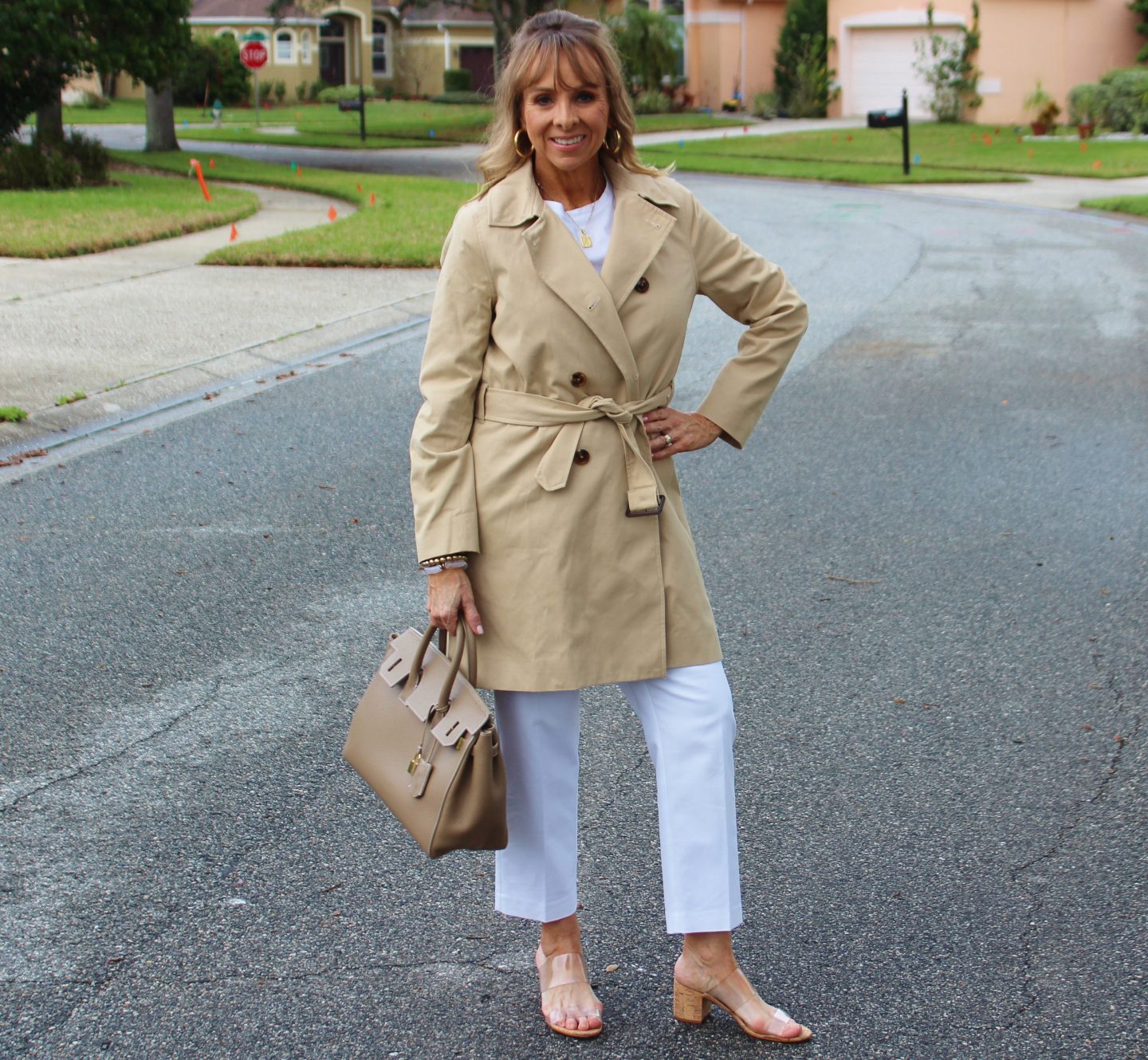 Trench Coat || White tee || White Pants|| Satchel
#spring  #trenchcoatforspring
#classiclooks #outfitideas #trenchcoat