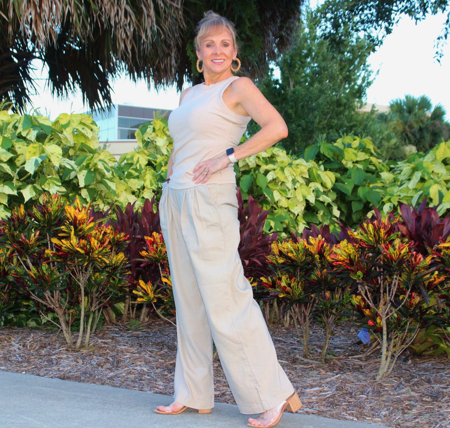 Tan Tank + Tan Linen Trousers
#neutraloutfit #summeroutfit