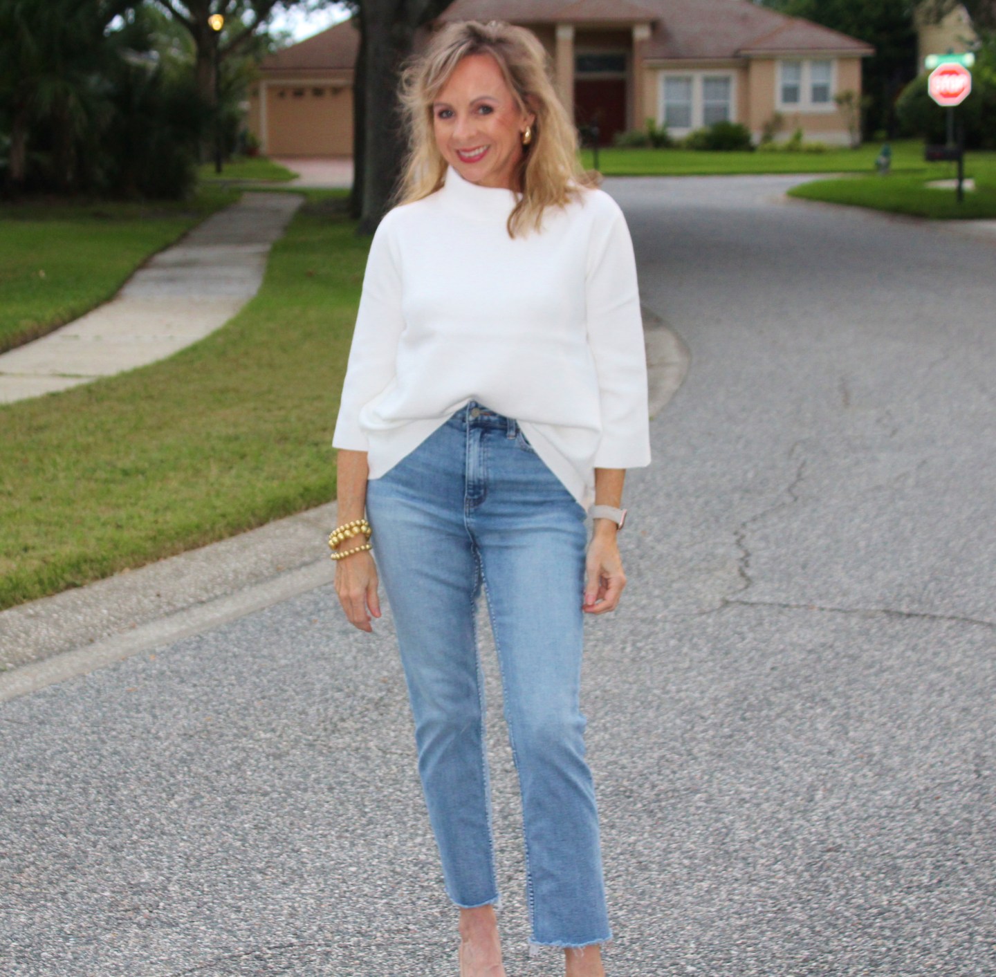 sweater and jeans trendy & chic from Avara