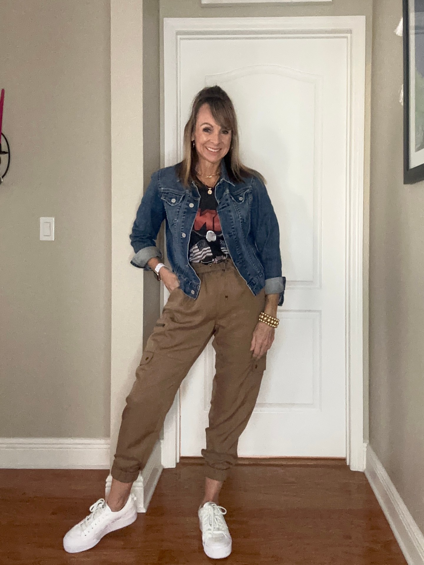 styling cargo joggers
