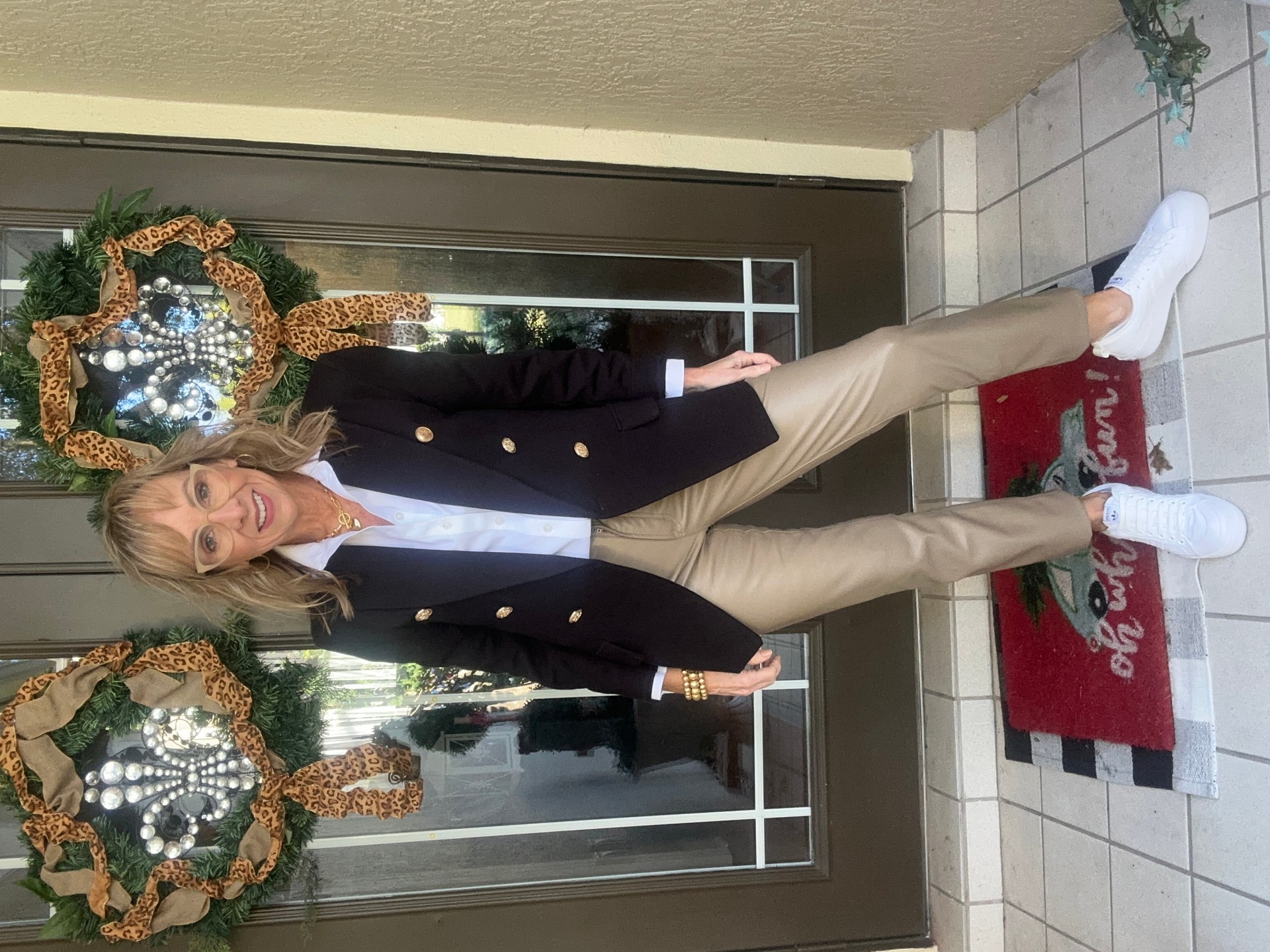dressing for my casual lifestyle
Blazer + Faux Leather + Sneakers