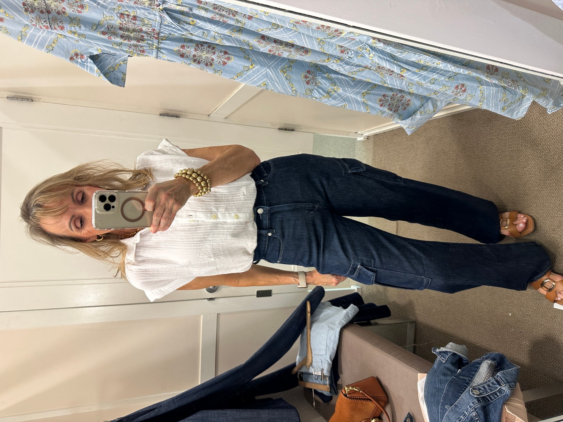 Loft Spring Try On
Cargo Jeans + White Shirt